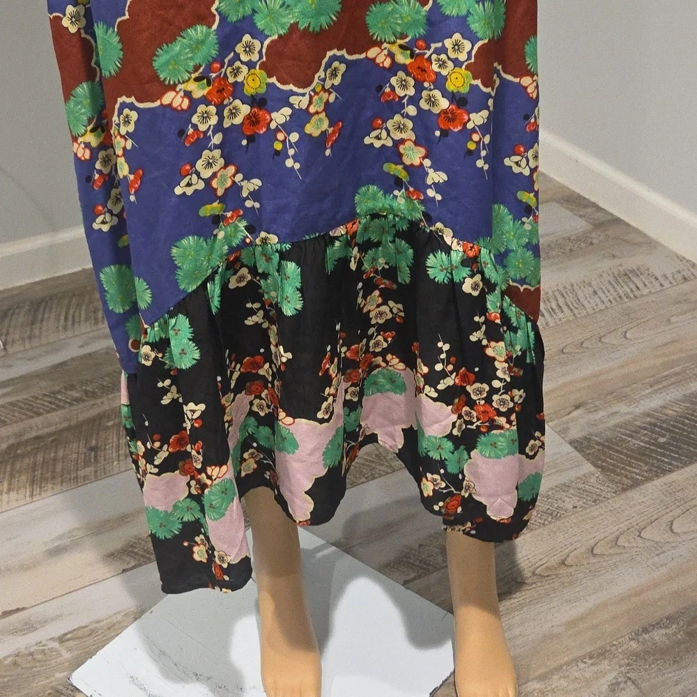 RIXO Vibrant Floral Long Sleeve Dress - Picture 15 of 17